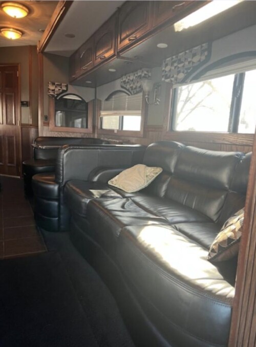 2009 Renegade Dual Slide Cascadia Coach, Lots of Sleeping, Side Isle Mid Bath Floor Plan, Loaded, Available Today - Image 12