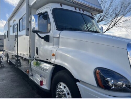 2009 Renegade Dual Slide Cascadia Coach, Lots of Sleeping, Side Isle Mid Bath Floor Plan, Loaded, Available Today - Image 3