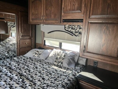 2009 Renegade Dual Slide Cascadia Coach, Lots of Sleeping, Side Isle Mid Bath Floor Plan, Loaded, Available Today - Image 22