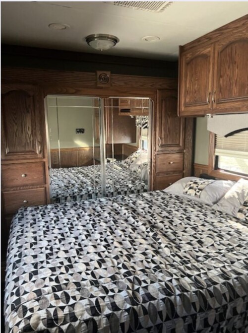 2009 Renegade Dual Slide Cascadia Coach, Lots of Sleeping, Side Isle Mid Bath Floor Plan, Loaded, Available Today - Image 23