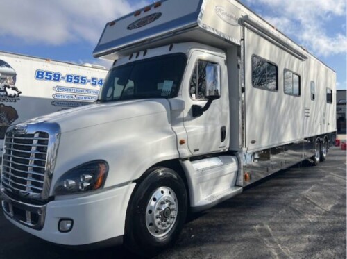 2009 Renegade Dual Slide Cascadia Coach, Lots of Sleeping, Side Isle Mid Bath Floor Plan, Loaded, Available Today - Image 4