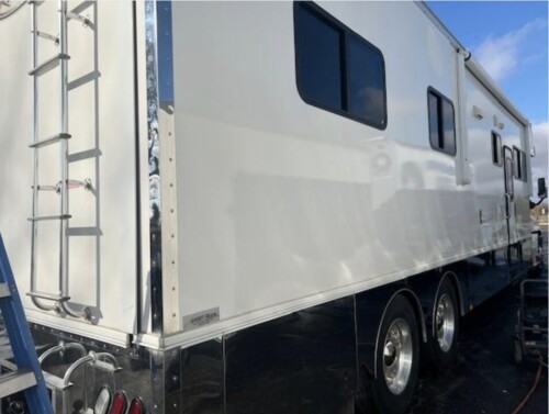 2009 Renegade Dual Slide Cascadia Coach, Lots of Sleeping, Side Isle Mid Bath Floor Plan, Loaded, Available Today - Image 5