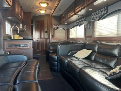 2009 Renegade Dual Slide Cascadia Coach, Lots of Sleeping, Side Isle Mid Bath Floor Plan, Loaded, Available Today - Image 10