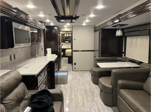 2022 REV XL MODEL X45DBM DD-16 600HP, Allison Automatic, Bath and Half Cascadia, 53K Miles, Loaded, Available Today - Image 22