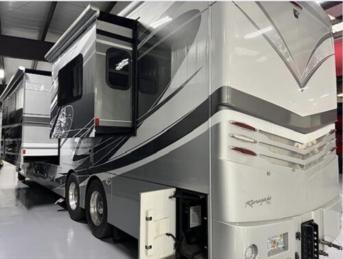 2022 REV XL MODEL X45DBM DD-16 600HP, Allison Automatic, Bath and Half Cascadia, 53K Miles, Loaded, Available Today - Image 4