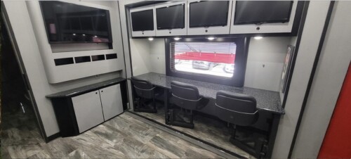 2014 Featherlite Hospitality/Command Center, 3 Sliders, Bathroom W/Shower, Media Room, Lounge/Salon, Food Prep Area - Image 7